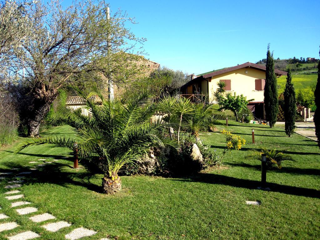 Agriturismo Tenuta Santa Maria Notaresco Exterior foto